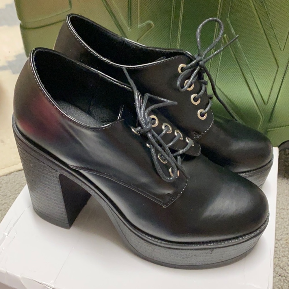 Allegra K Black platform shoes.